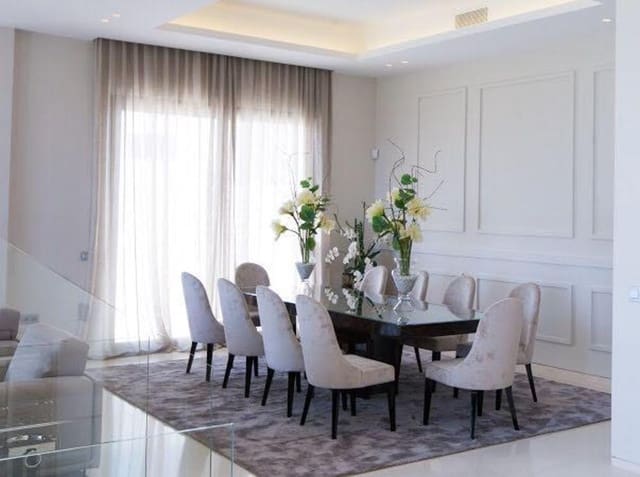 6 sypialnia Willa do wynajęcia w El Rosario, Marbella z basenem garażem - 12 000 € (Ref: 9165468)