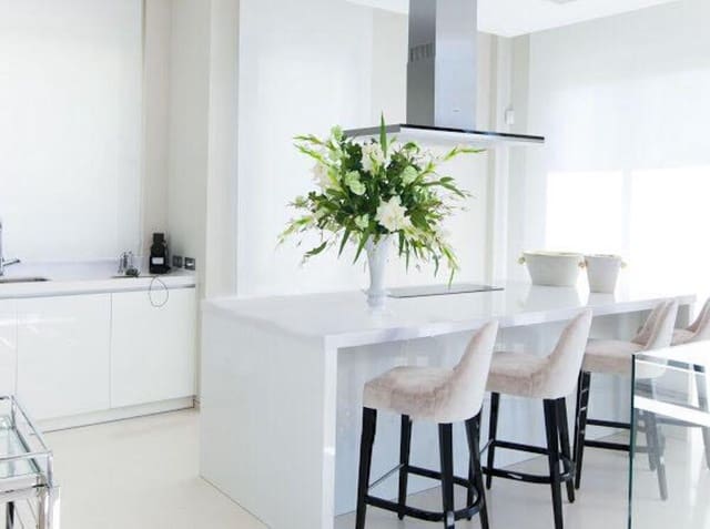 6 sypialnia Willa do wynajęcia w El Rosario, Marbella z basenem garażem - 12 000 € (Ref: 9165468)