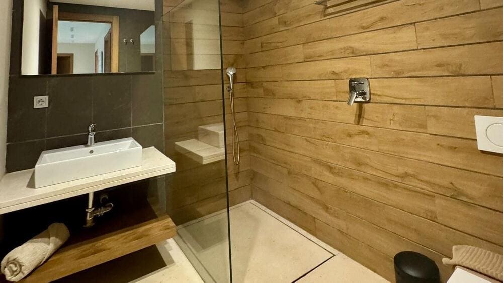 6 soveværelse Villa til leje i Marbella med swimmingpool garage - € 12.000 (Ref: 9165468)