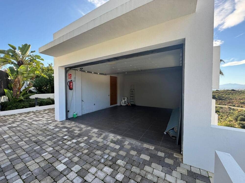 6 soveværelse Villa til leje i Marbella med swimmingpool garage - € 12.000 (Ref: 9165468)