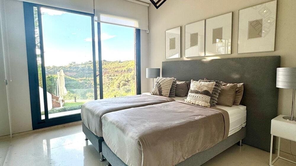 6 soveværelse Villa til leje i Marbella med swimmingpool garage - € 12.000 (Ref: 9165468)