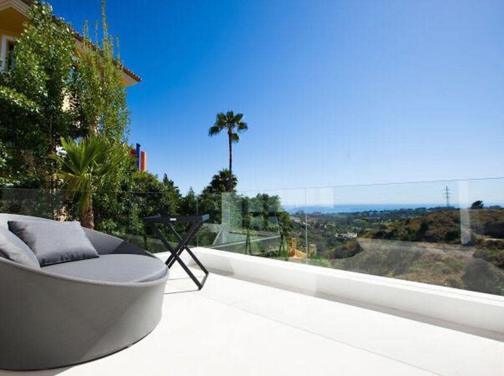 6 bedroom Villa for rent in Marbella with pool garage - € 13,000 (Ref: 9165468)