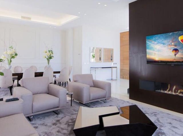 6 bedroom Villa for rent in El Rosario, Marbella with pool garage - € 13,000 (Ref: 9165468)