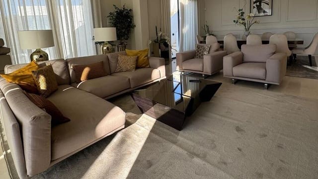 6 bedroom Villa for rent in El Rosario, Marbella with pool garage - € 13,000 (Ref: 9165468)