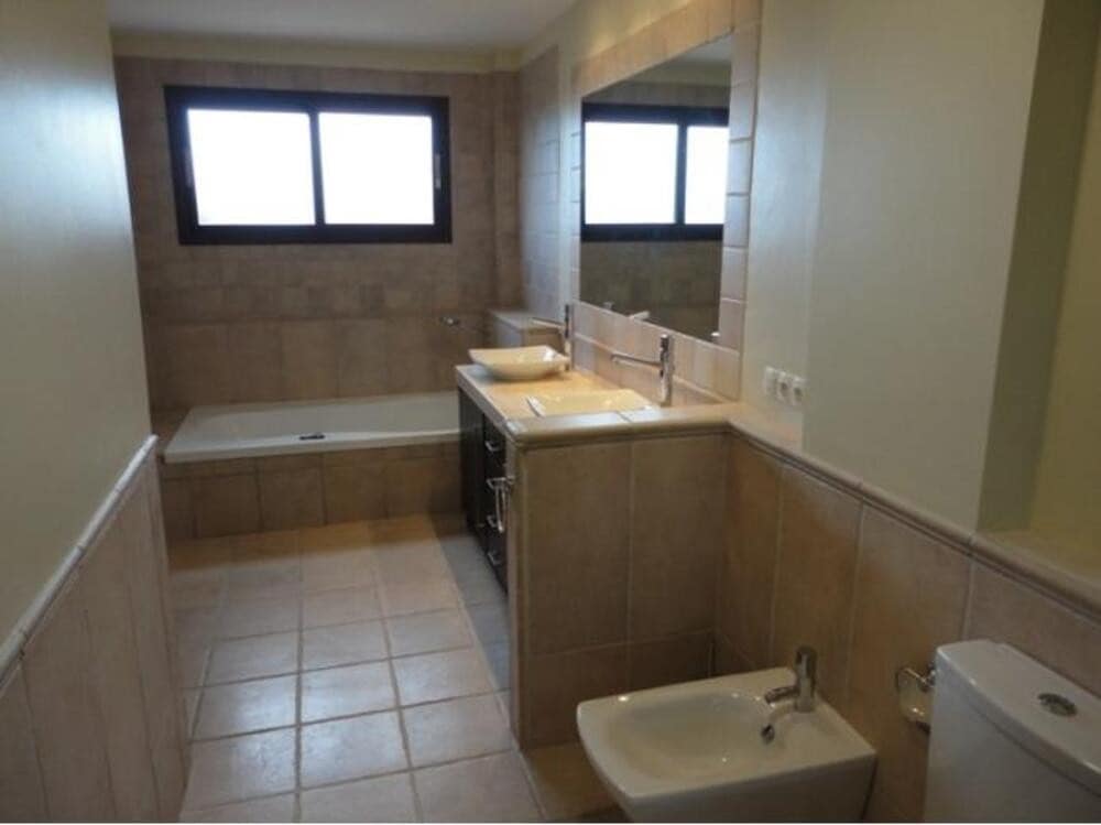 5 bedroom Villa for rent in Los Arqueros with pool garage - € 8,500 (Ref: 9169280)