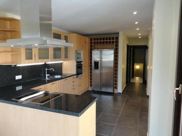 5 bedroom Villa for rent in Los Arqueros, Benahavís with pool garage - € 8,500 (Ref: 9169280)