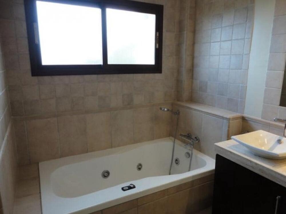 5 bedroom Villa for rent in Los Arqueros with pool garage - € 8,500 (Ref: 9169280)