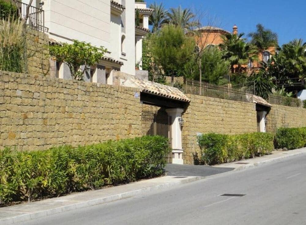 5 bedroom Villa for rent in Los Arqueros with pool garage - € 8,500 (Ref: 9169280)