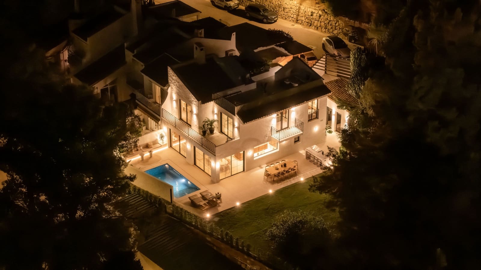 5 soveværelse Semi-Rækkehus til salg i Marbella med swimmingpool garage - € 2.595.000 (Ref: 9171102)