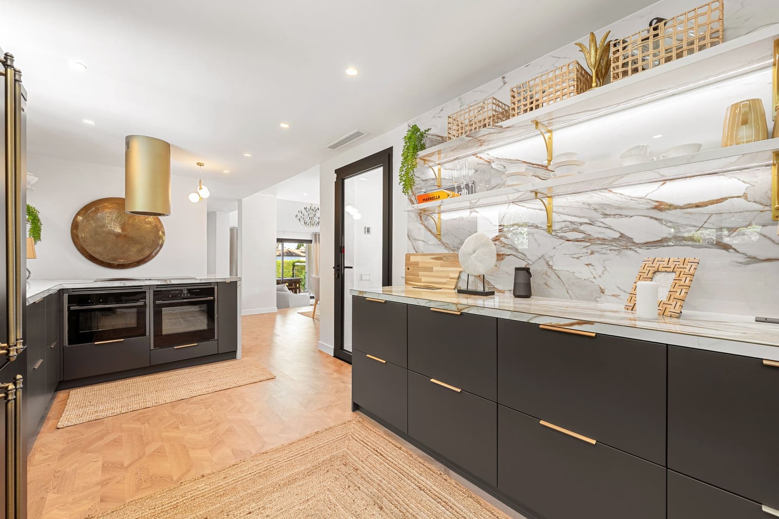 4 soveværelse Villa til salg i Marbella med swimmingpool garage - € 2.700.000 (Ref: 9171103)