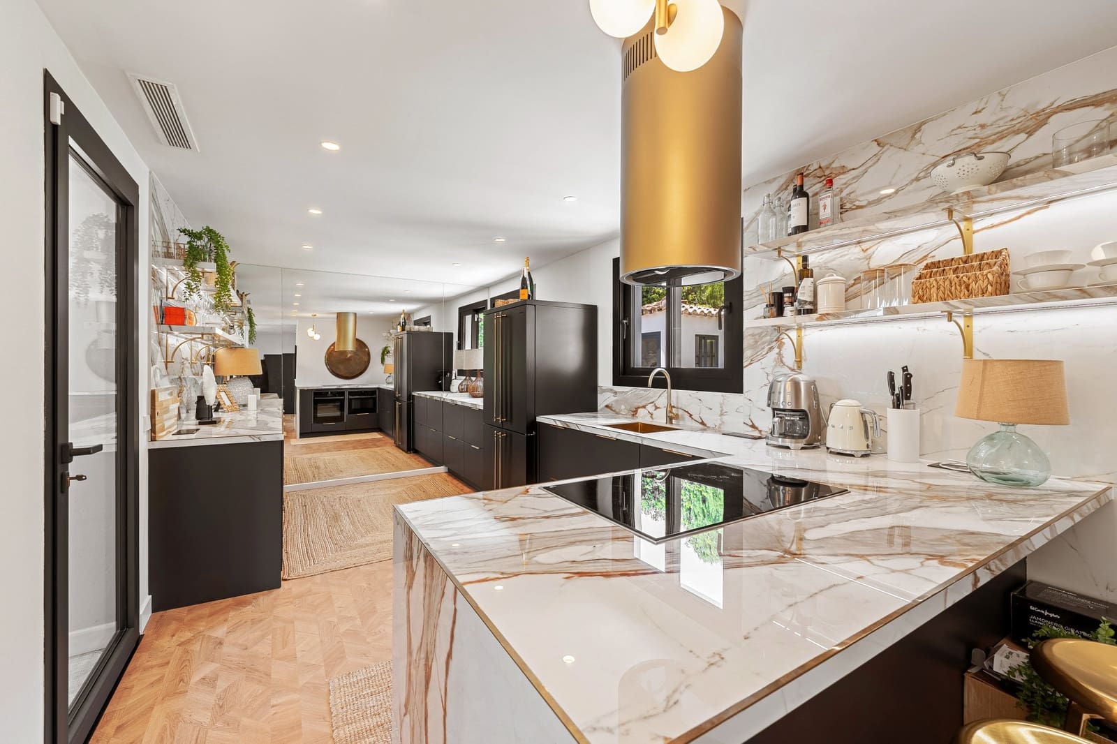 4 Zimmer Villa zu verkaufen in Marbella mit Pool Garage - 2.700.000 € (Ref: 9171103)