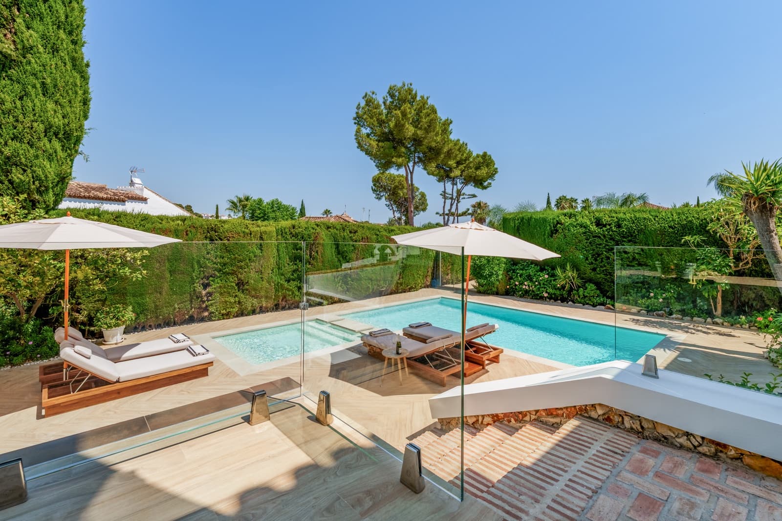 4 Zimmer Villa zu verkaufen in Marbella mit Pool Garage - 2.700.000 € (Ref: 9171103)