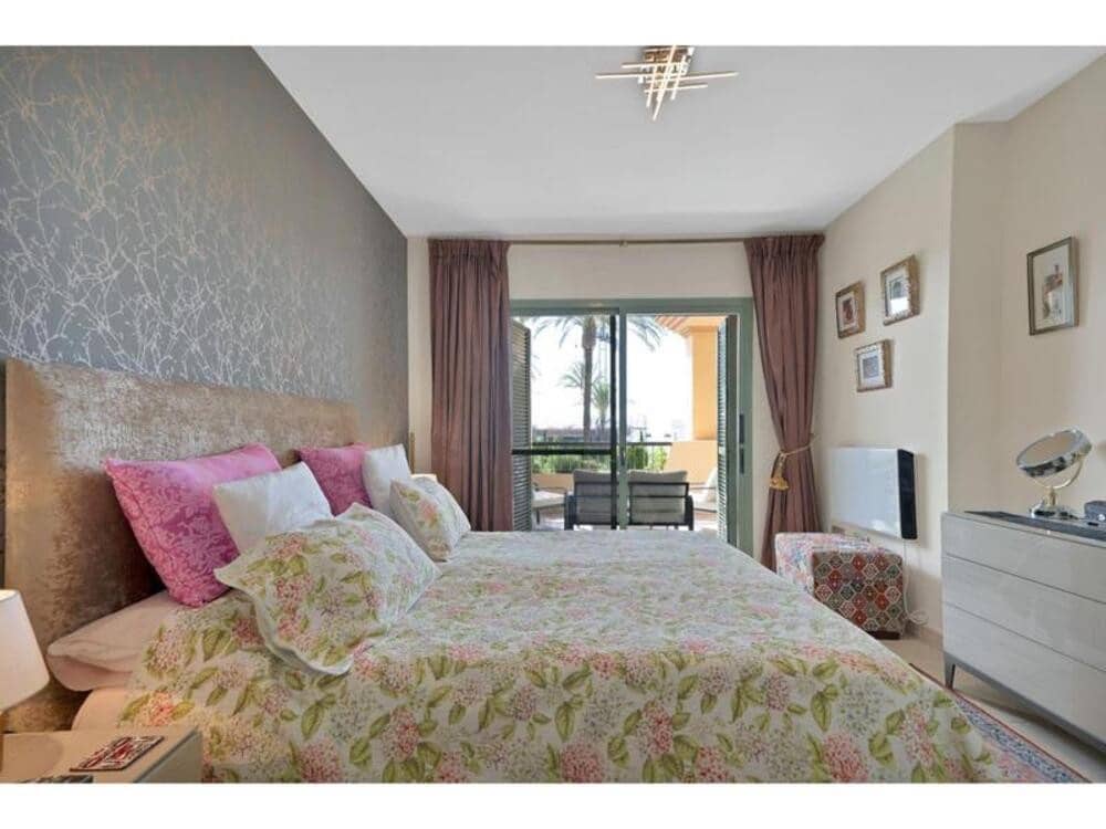 3 soveværelse Lejlighed til salg i Los Flamingos med swimmingpool garage - € 750.000 (Ref: 9176125)