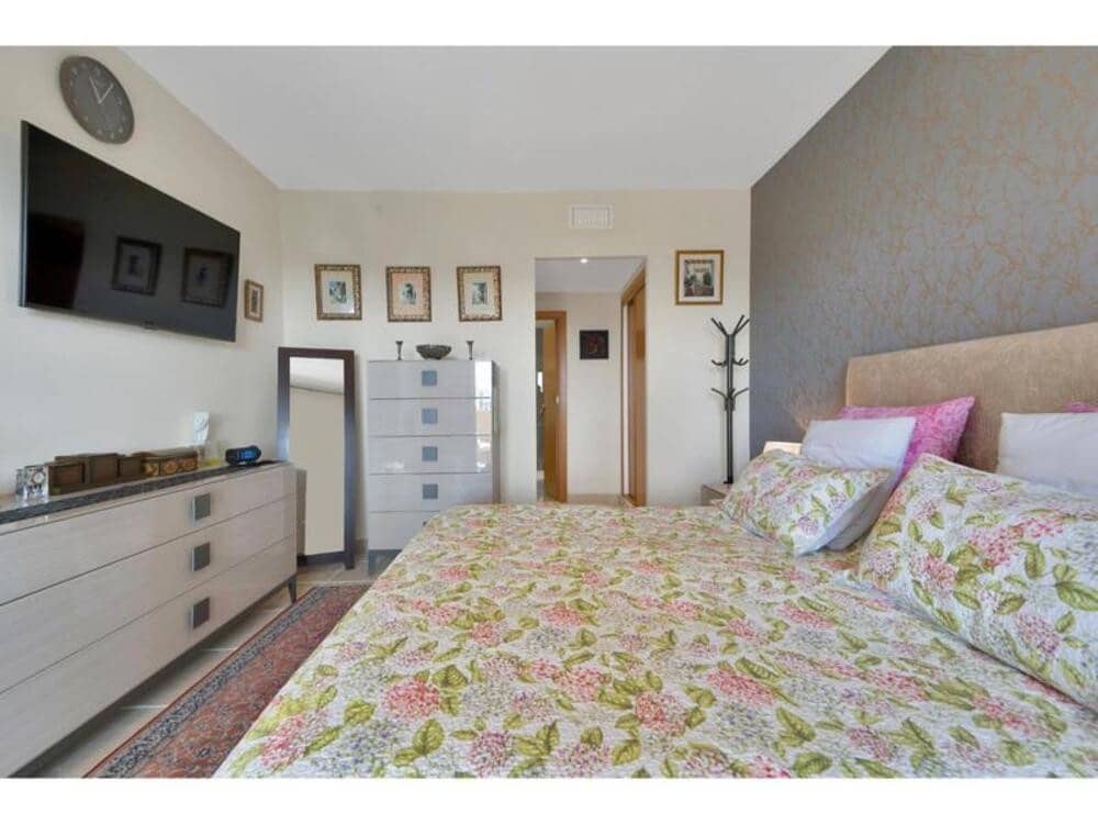 3 soveværelse Lejlighed til salg i Los Flamingos med swimmingpool garage - € 750.000 (Ref: 9176125)