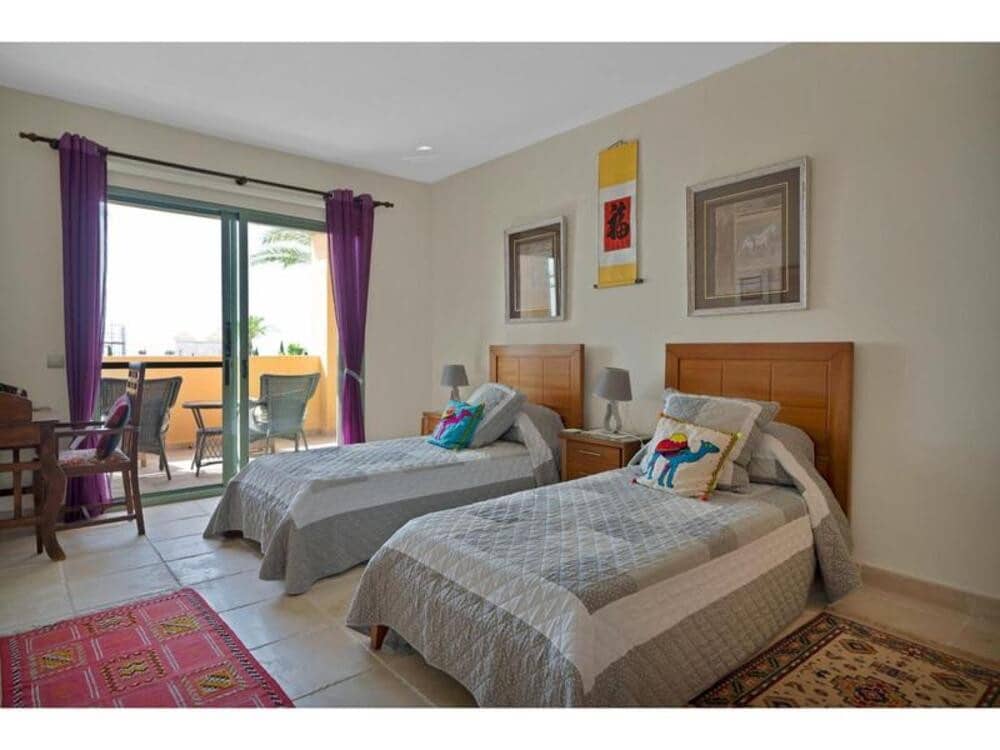 3 soveværelse Lejlighed til salg i Los Flamingos med swimmingpool garage - € 750.000 (Ref: 9176125)