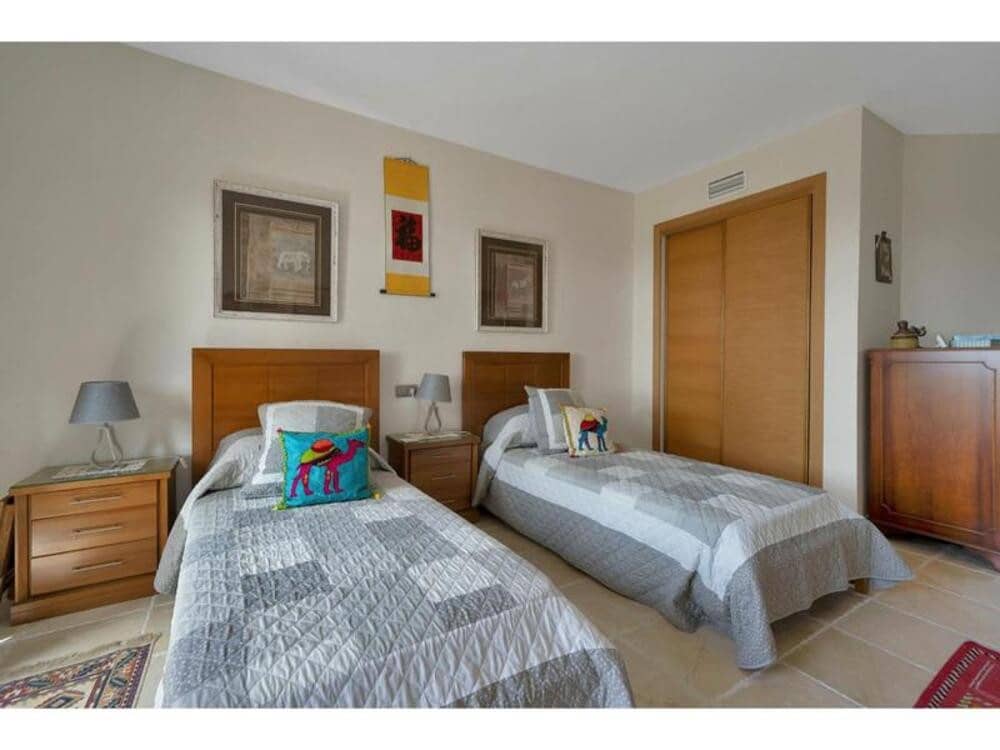 3 soveværelse Lejlighed til salg i Los Flamingos med swimmingpool garage - € 750.000 (Ref: 9176125)