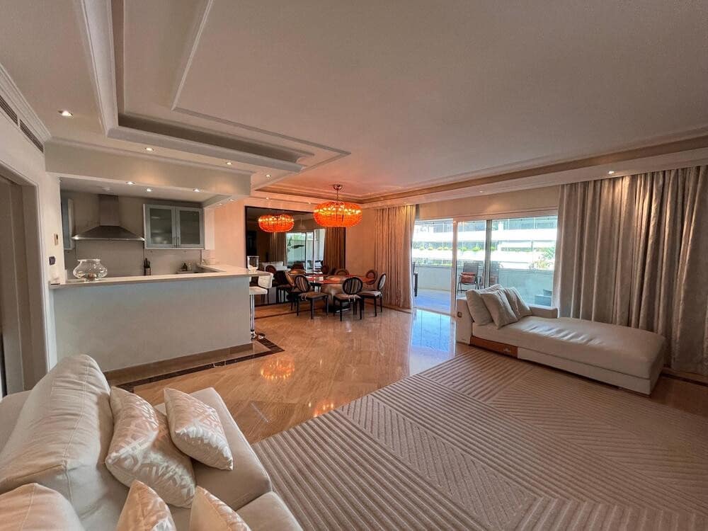 3 soveværelse Lejlighed til leje i Marbella med swimmingpool garage - € 4.500 (Ref: 9177174)