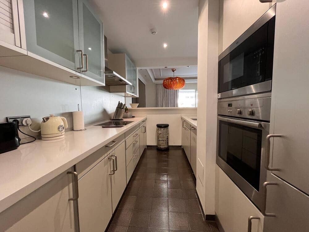 3 soveværelse Lejlighed til leje i Marbella med swimmingpool garage - € 4.500 (Ref: 9177174)