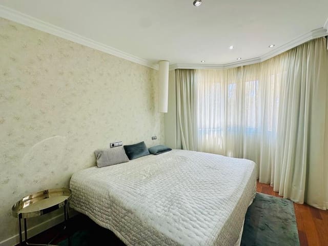 3 soveværelse Lejlighed til leje i Puerto Banus, Marbella med swimmingpool garage - € 4.500 (Ref: 9177174)