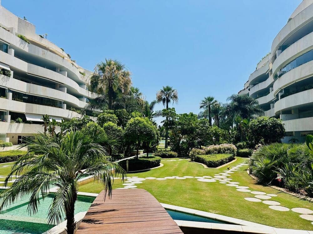 3 soveværelse Lejlighed til leje i Marbella med swimmingpool garage - € 4.500 (Ref: 9177174)