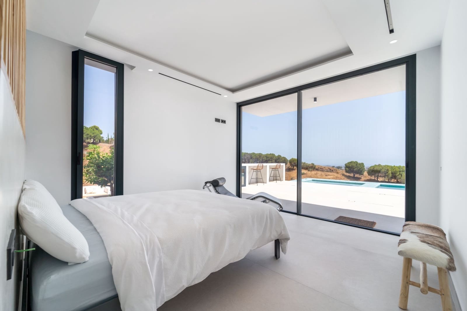 5 bedroom Villa for rent in Valtocado with pool garage - € 16,000 (Ref: 9180760)