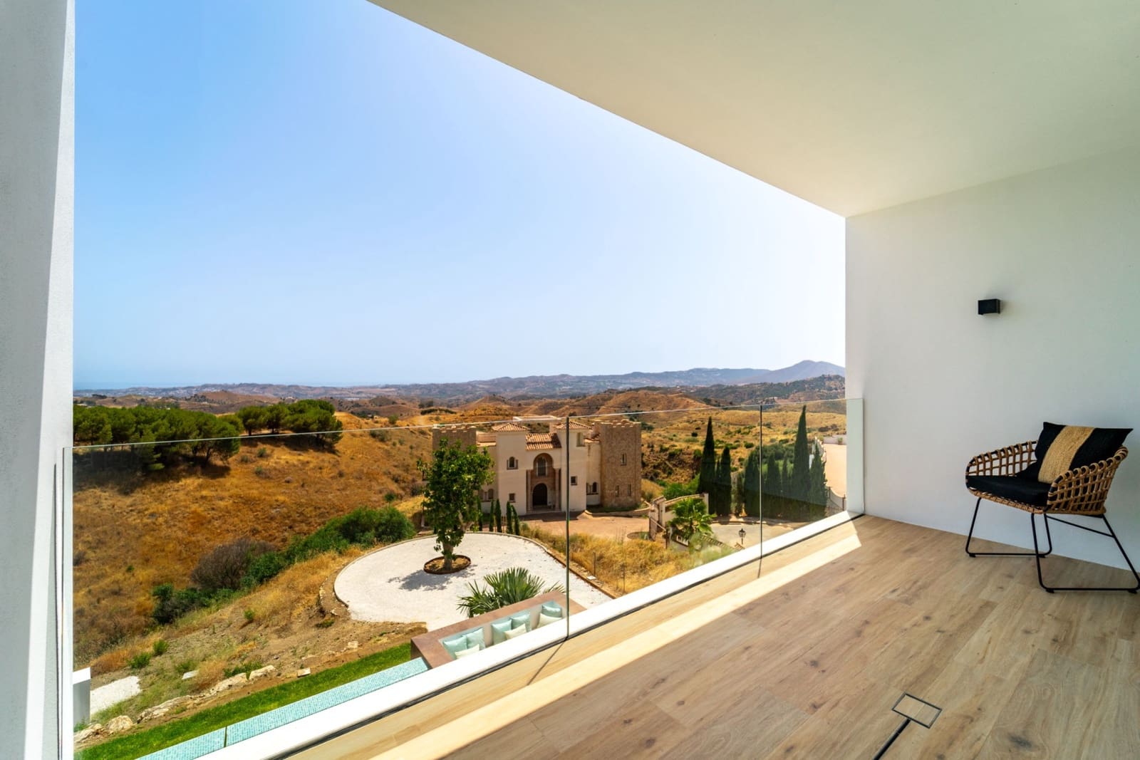 5 bedroom Villa for rent in Valtocado with pool garage - € 16,000 (Ref: 9180760)