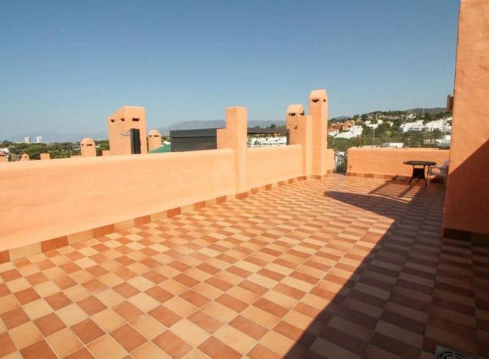 4 soveværelse Byhus til salg i Marbella med swimmingpool garage - € 495.000 (Ref: 9180761)