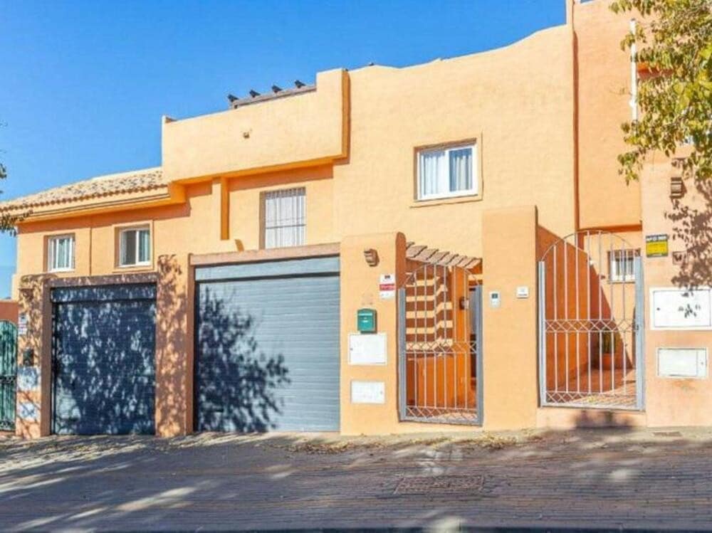 4 soveværelse Byhus til salg i Marbella med swimmingpool garage - € 495.000 (Ref: 9180761)