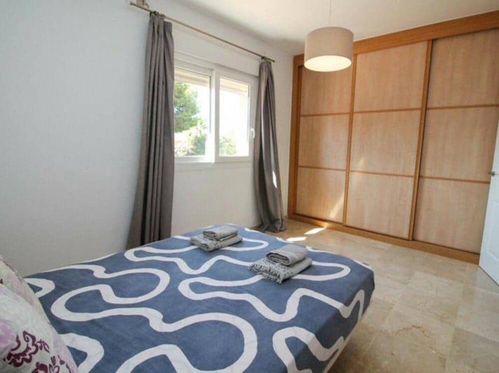 4 soverom Hus til salgs i Marbella med svømmebasseng garasje - € 495 000 (Ref: 9180761)