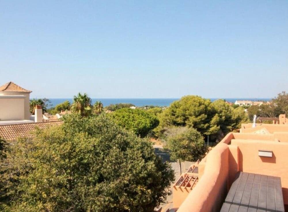4 soverom Hus til salgs i Marbella med svømmebasseng garasje - € 495 000 (Ref: 9180761)