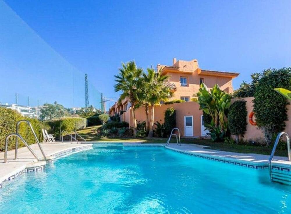 4 soverom Hus til salgs i Marbella med svømmebasseng garasje - € 495 000 (Ref: 9180761)