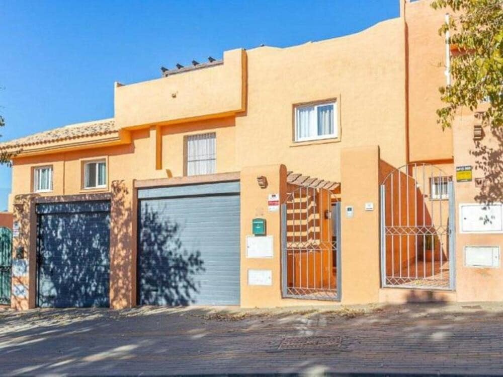 4 soverom Hus til salgs i Marbella med svømmebasseng garasje - € 495 000 (Ref: 9180761)