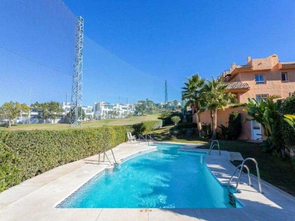 4 soverom Hus til salgs i Marbella med svømmebasseng garasje - € 495 000 (Ref: 9180761)
