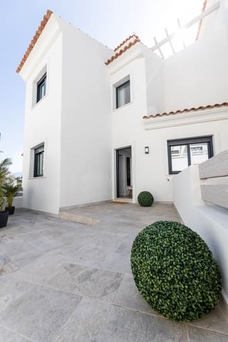 3 makuuhuone Omakotitalo vuokrattavana paikassa Paraiso - Barronal, Estepona mukana uima-altaan 
autotalli - 3 750 € (Ref: 9183235)