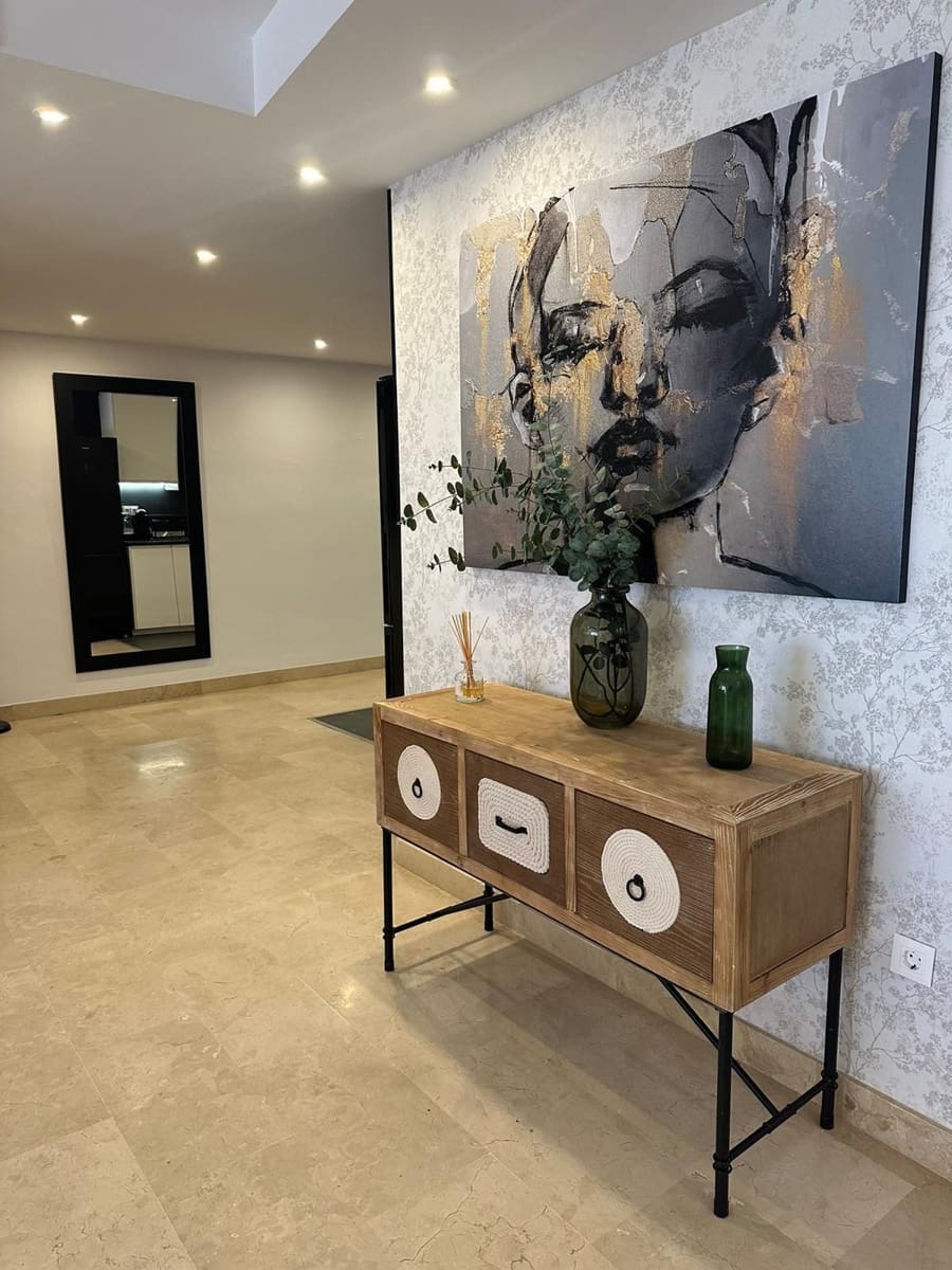 3 slaapkamer Appartement te huur in Marbella met zwembad garage - € 4.500 (Ref: 9183236)