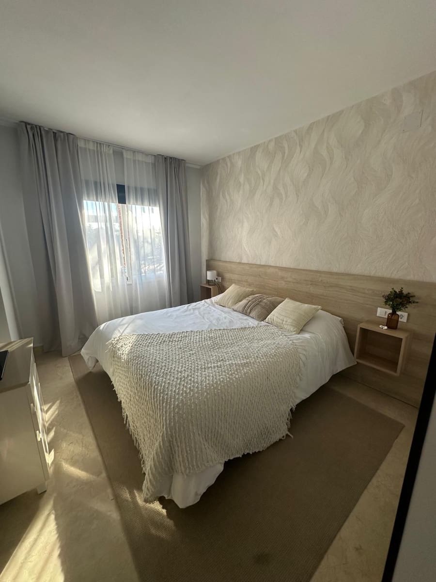 3 slaapkamer Appartement te huur in Marbella met zwembad garage - € 4.500 (Ref: 9183236)