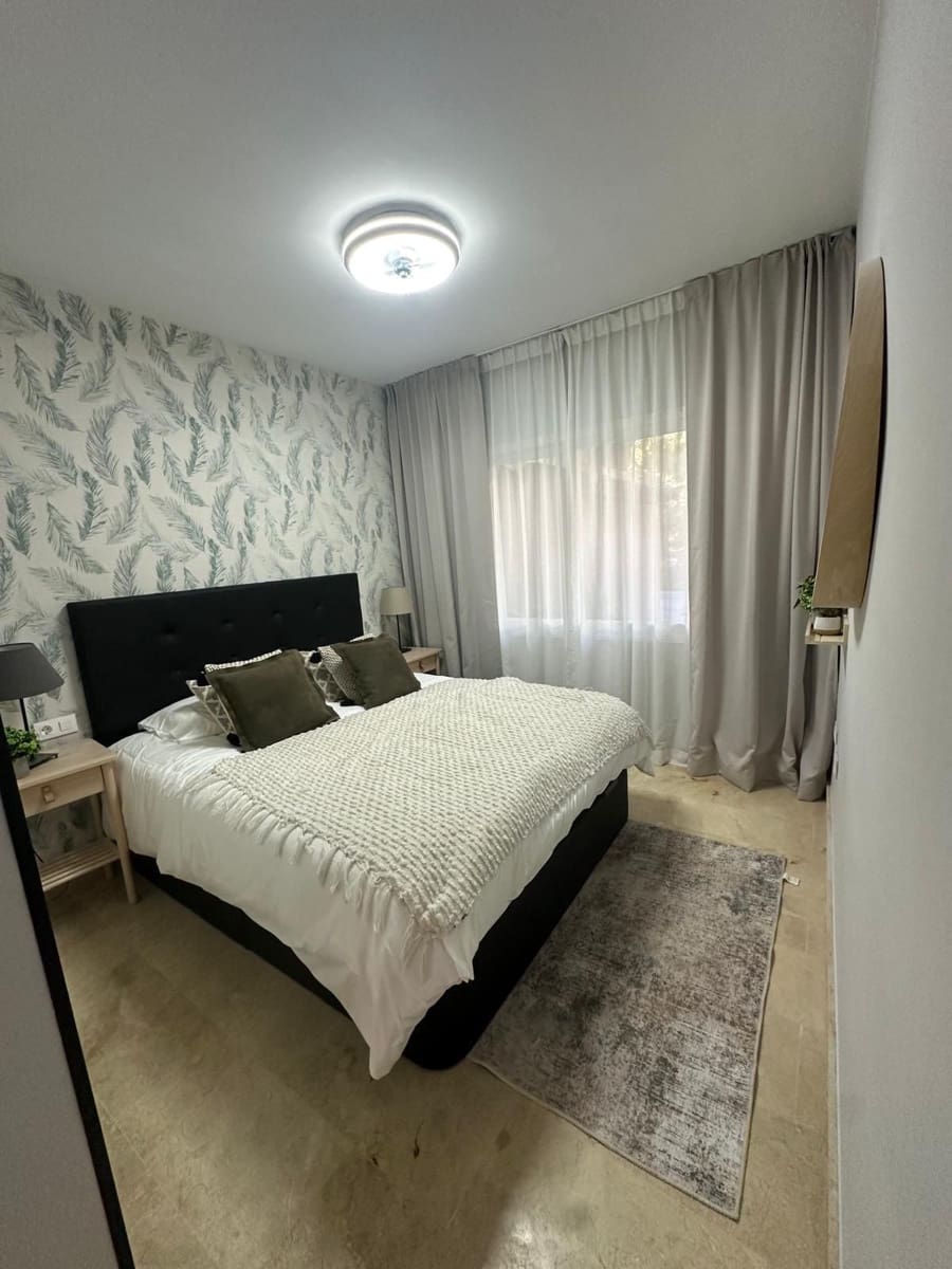 Appartement de 3 chambres à louer à Marbella avec piscine garage - 3 500 € (Ref: 9183236)