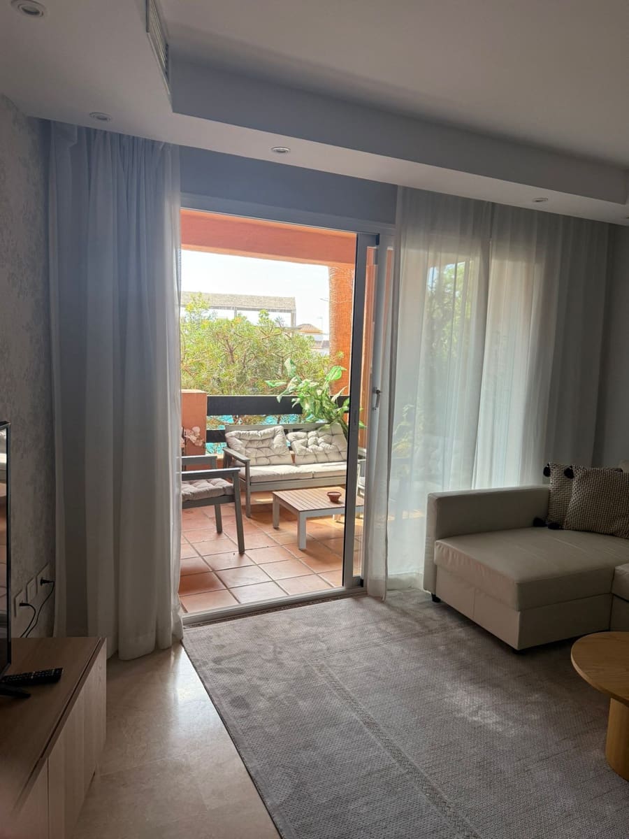 Appartement de 3 chambres à louer à Marbella avec piscine garage - 3 500 € (Ref: 9183236)
