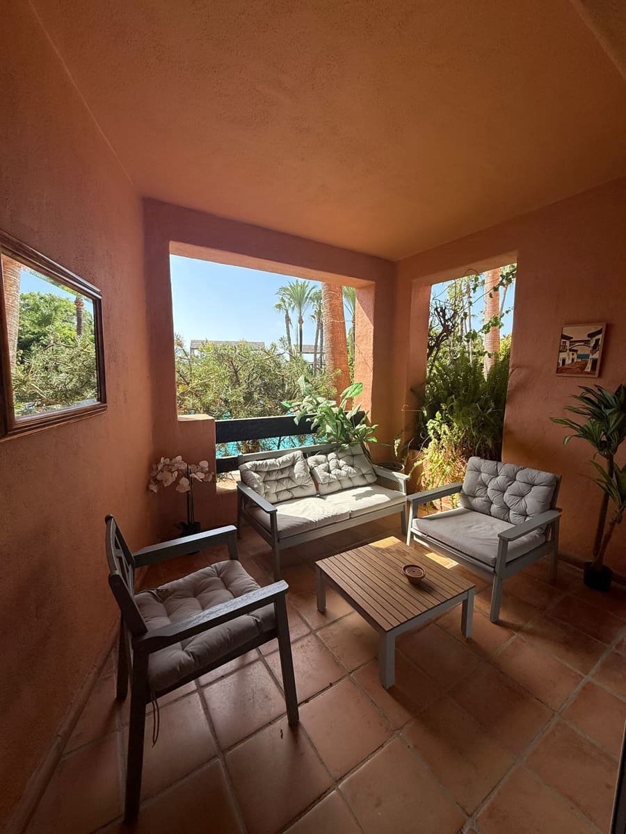 Appartement de 3 chambres à louer à Marbella avec piscine garage - 3 500 € (Ref: 9183236)