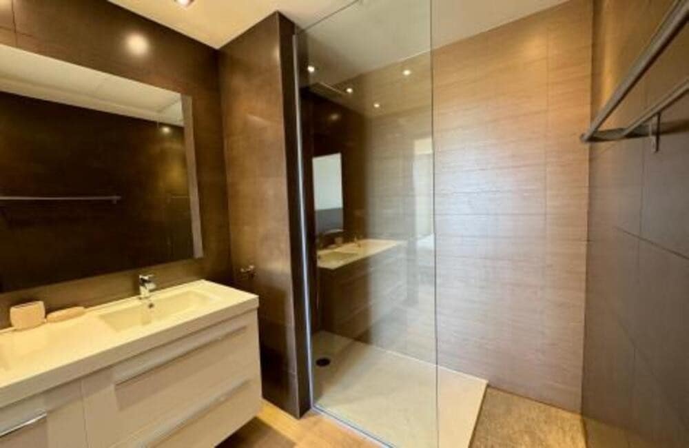 4 sypialnia Apartament na sprzedaż w Los Arqueros z basenem garażem - 925 000 € (Ref: 9184991)