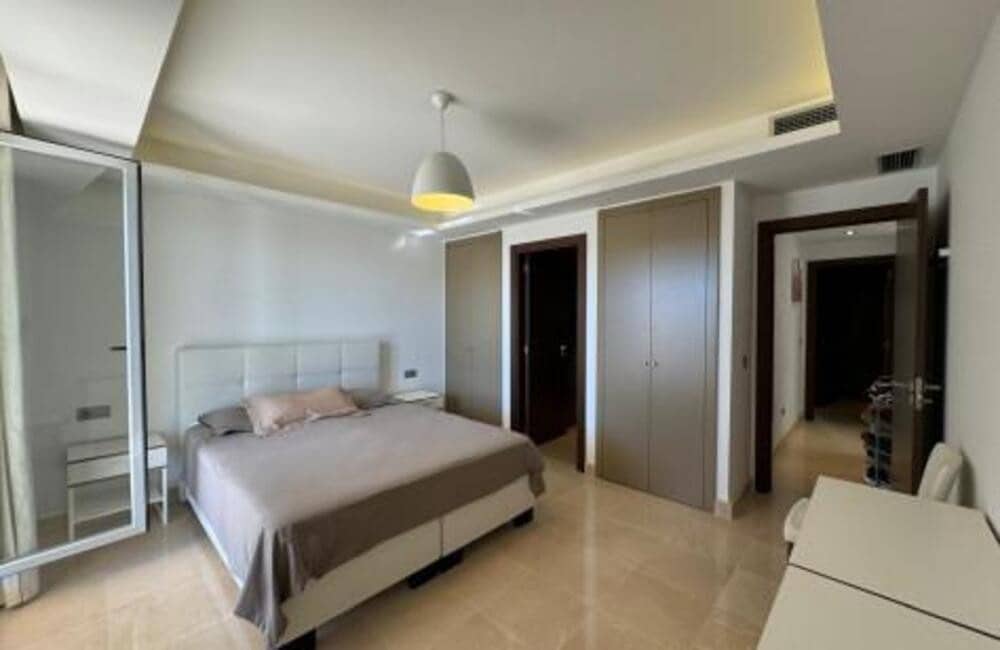 4 sypialnia Apartament na sprzedaż w Los Arqueros z basenem garażem - 925 000 € (Ref: 9184991)