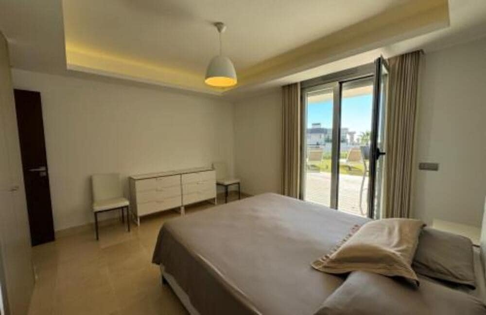 4 sypialnia Apartament na sprzedaż w Los Arqueros z basenem garażem - 925 000 € (Ref: 9184991)