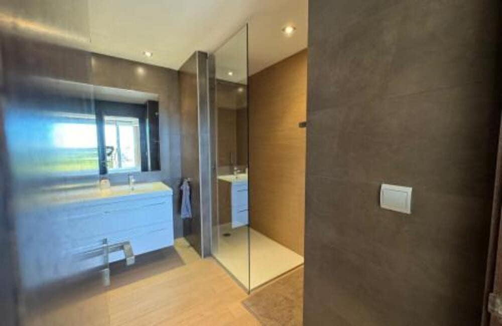 4 soveværelse Lejlighed til leje i Los Arqueros med swimmingpool garage - € 5.200 (Ref: 9184992)