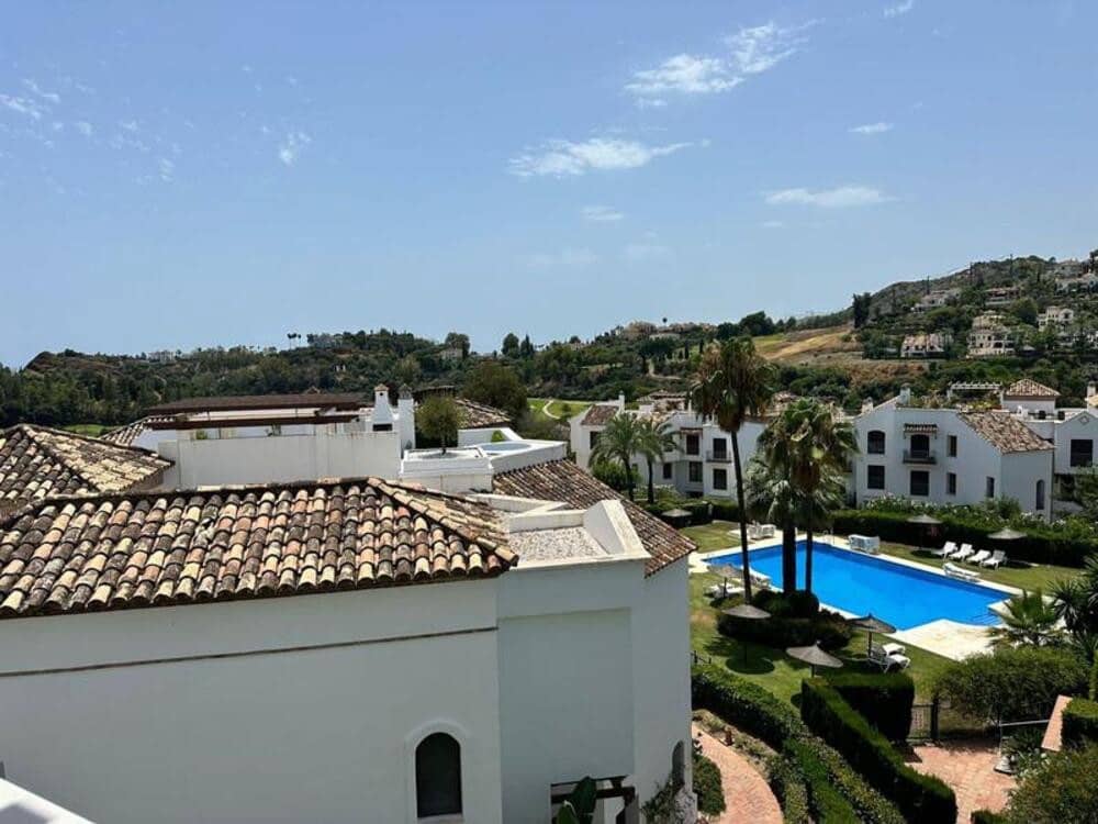 2 soverom Leilighet til leie i Benahavis med svømmebasseng garasje - € 1 900 (Ref: 9187986)