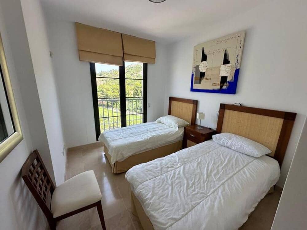 2 soverom Leilighet til leie i Benahavis med svømmebasseng garasje - € 1 900 (Ref: 9187986)