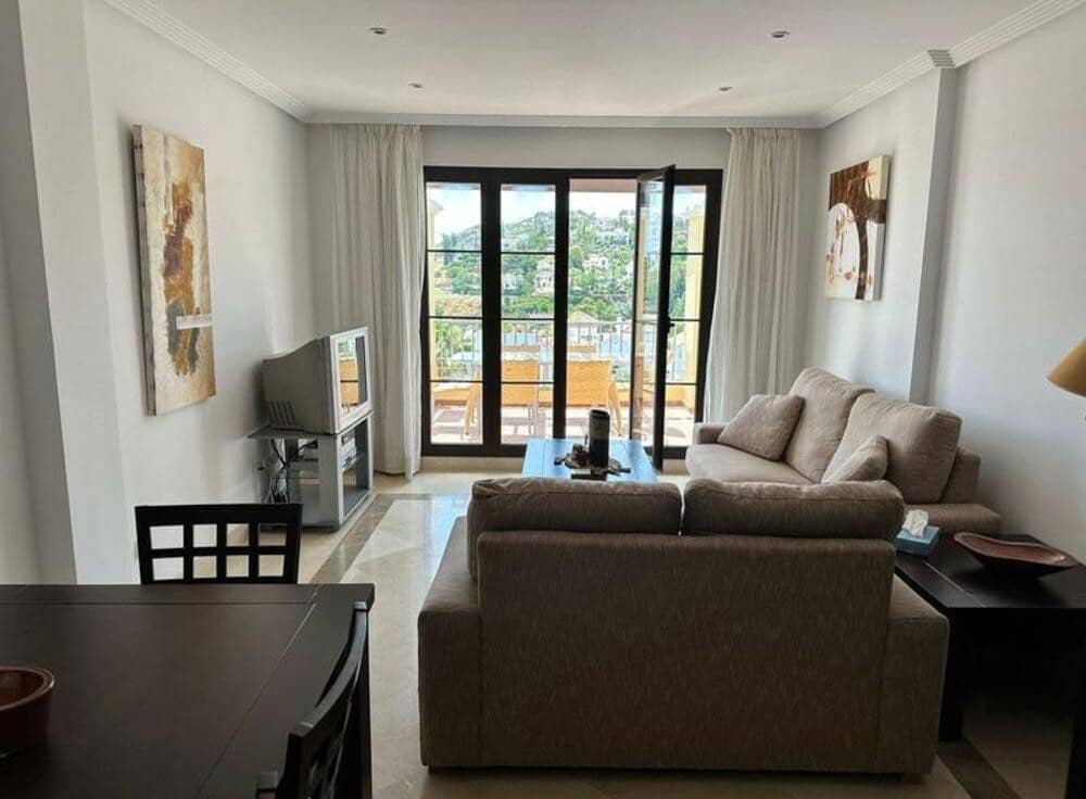 2 soverom Leilighet til leie i Benahavis med svømmebasseng garasje - € 1 900 (Ref: 9187986)