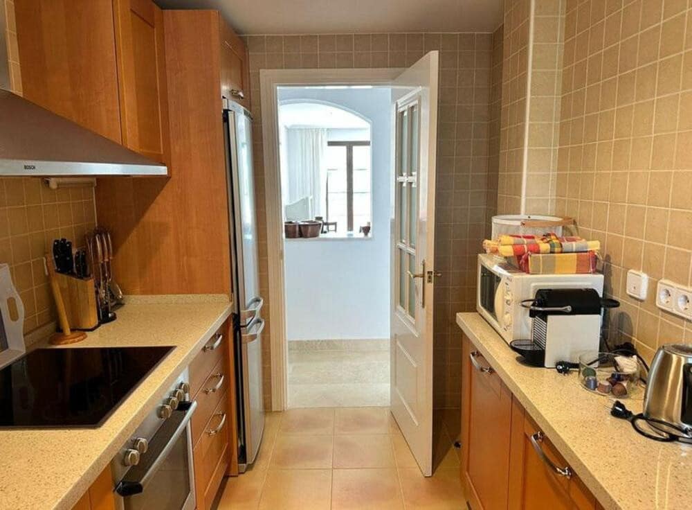 2 soverom Leilighet til leie i Benahavis med svømmebasseng garasje - € 1 900 (Ref: 9187986)