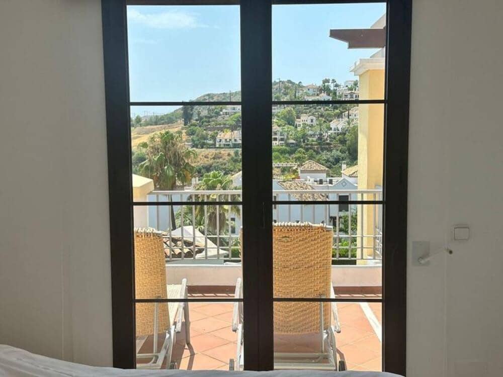 2 soverom Leilighet til leie i Benahavis med svømmebasseng garasje - € 1 900 (Ref: 9187986)