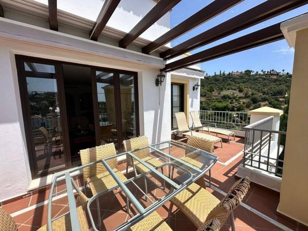 2 soverom Leilighet til leie i Benahavis med svømmebasseng garasje - € 1 900 (Ref: 9187986)