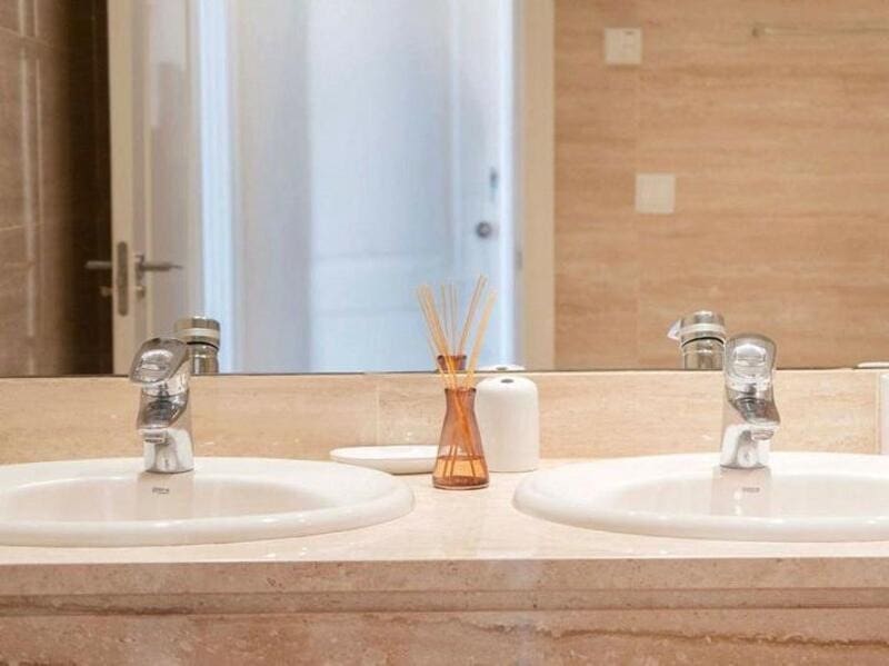 Appartement de 3 chambres à louer à Marbella avec piscine garage - 3 800 € (Ref: 9192032)